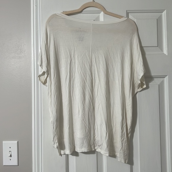 White v-neck tee - Picture 3 of 3